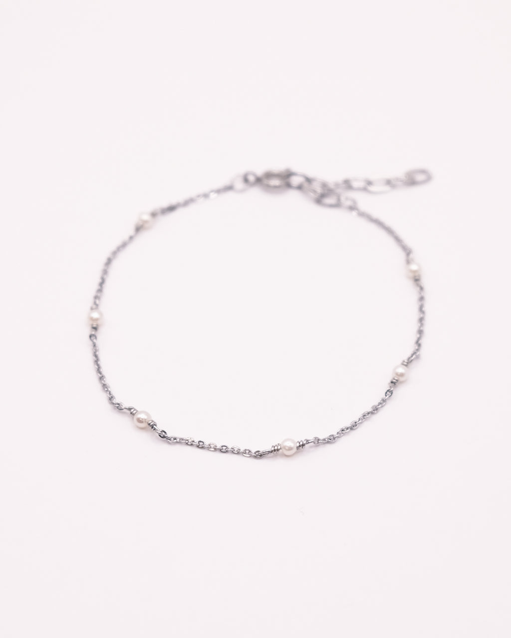Bracelet Sissy argenté avec chaîne fine et perles de culture