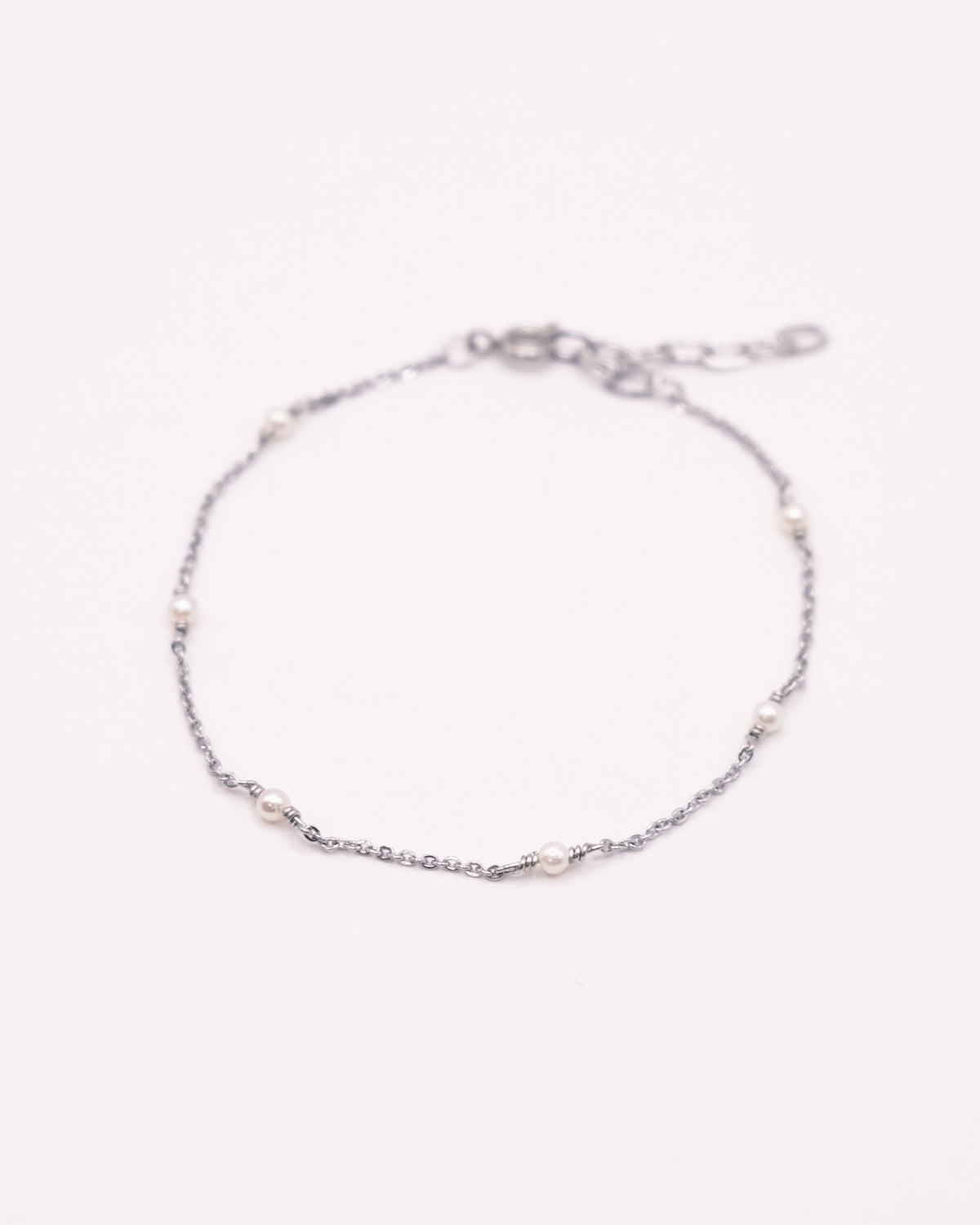 Bracelet Sissy argenté avec chaîne fine et perles de culture