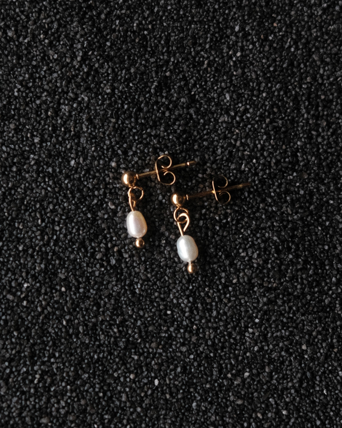 Boucles d’oreilles Amy dorées en acier inoxydable avec perles de culture