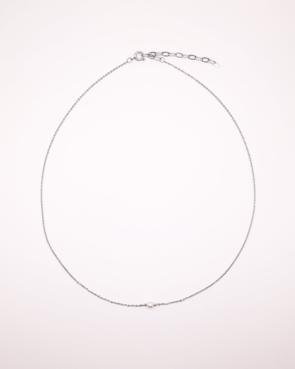 Collier Lisa ras de cou argenté avec chaîne fine et perle de culture