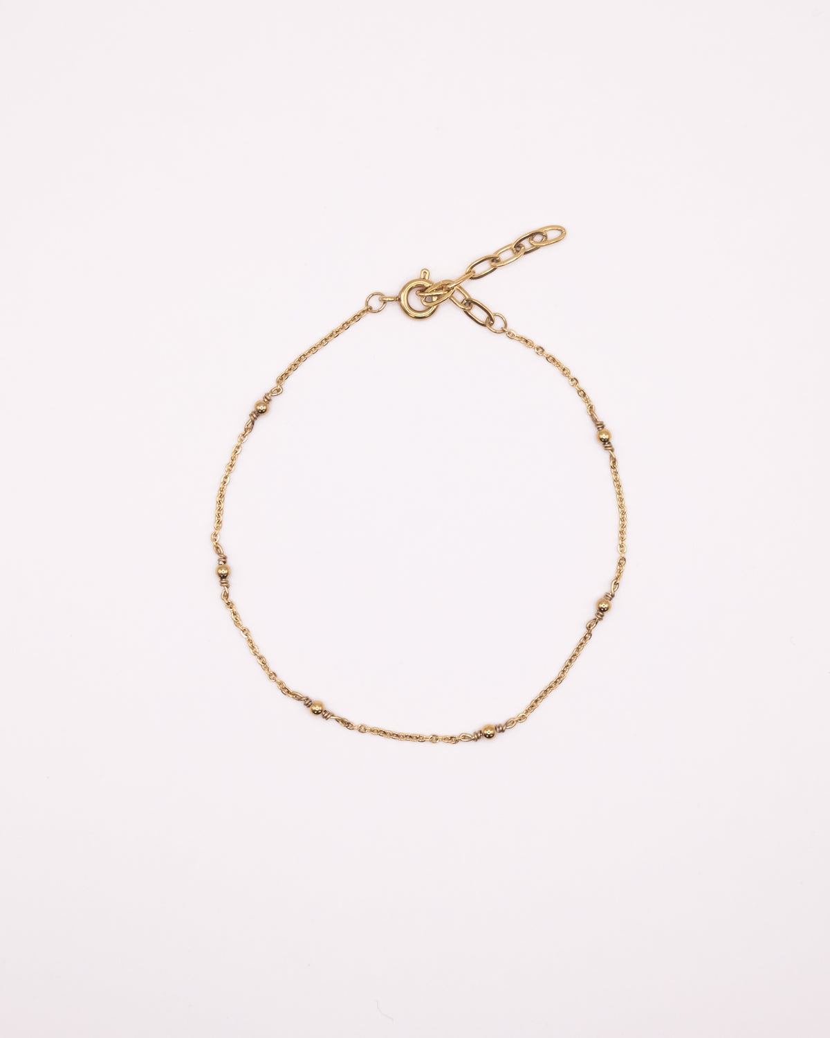 Bracelet Claudia doré avec chaîne fine et petites perles