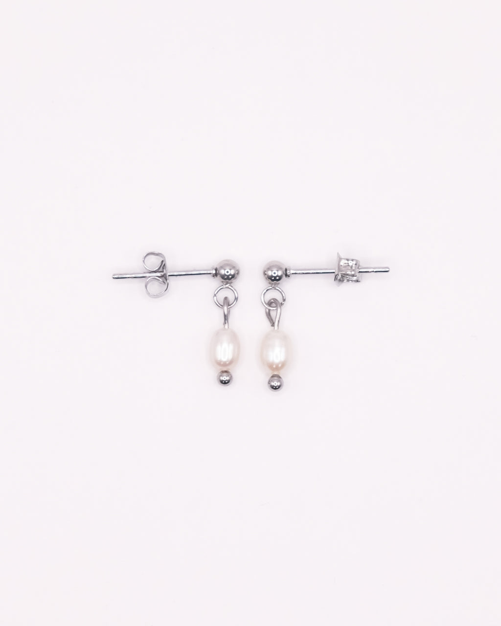 Boucles d’oreilles Amy argentées en acier inoxydable avec perles de culture