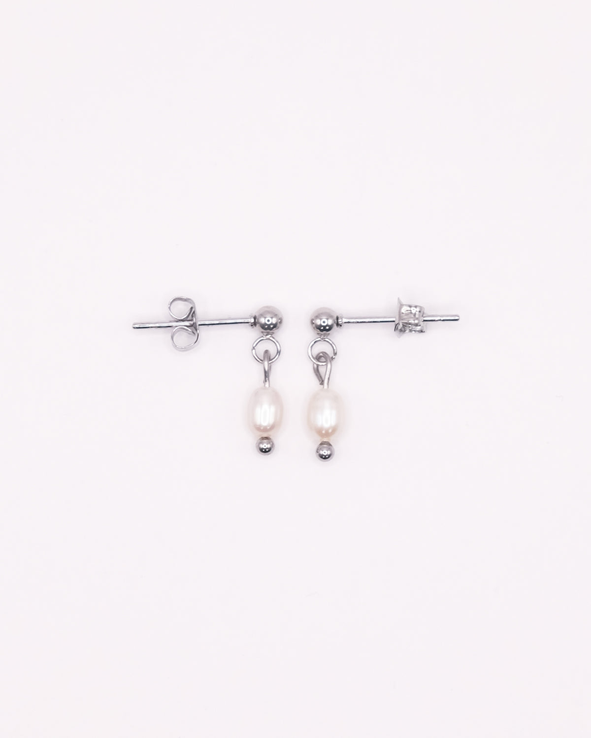 Boucles d’oreilles Amy argentées en acier inoxydable avec perles de culture