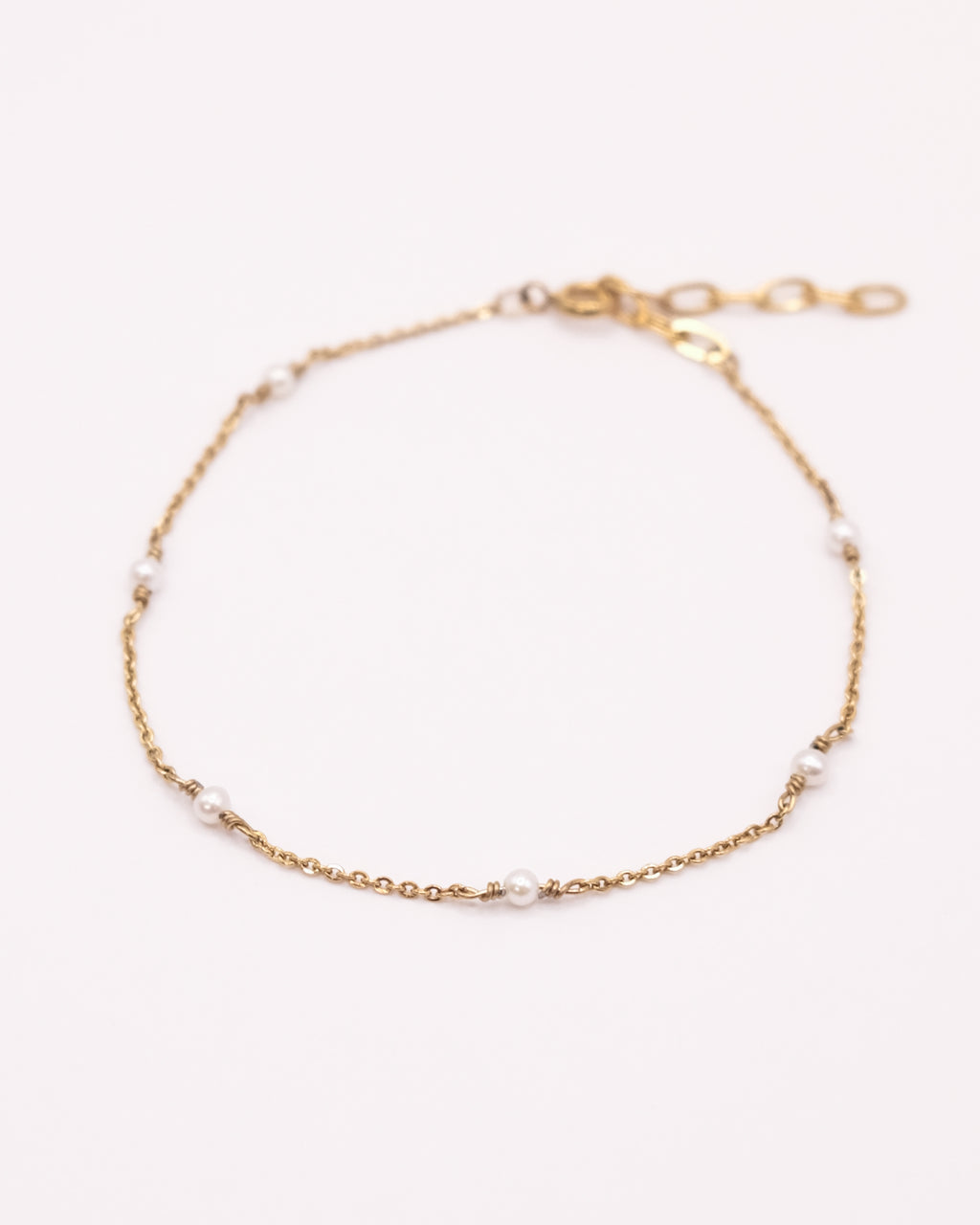 Bracelet Sissy doré avec chaîne fine et perles de culture