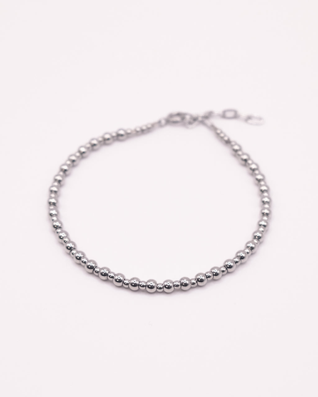 Bracelet Gigi argenté en perles d’acier inoxydable irrégulières