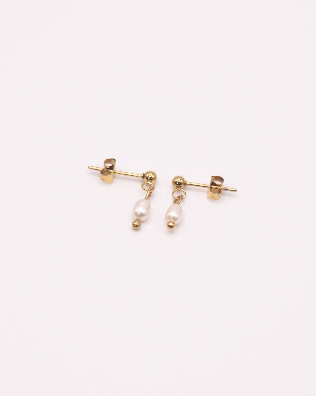 Boucles d’oreilles Amy dorées en acier inoxydable avec perles de culture