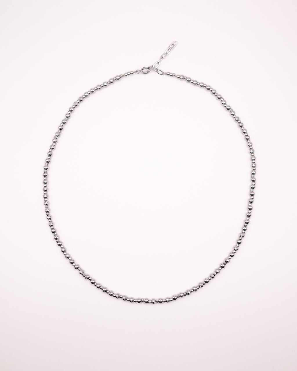 Collier Gigi ras de cou argenté en perles irrégulières