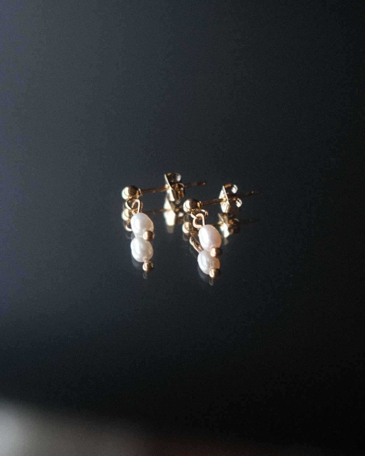 Boucles d’oreilles Amy dorées en acier inoxydable avec perles de culture