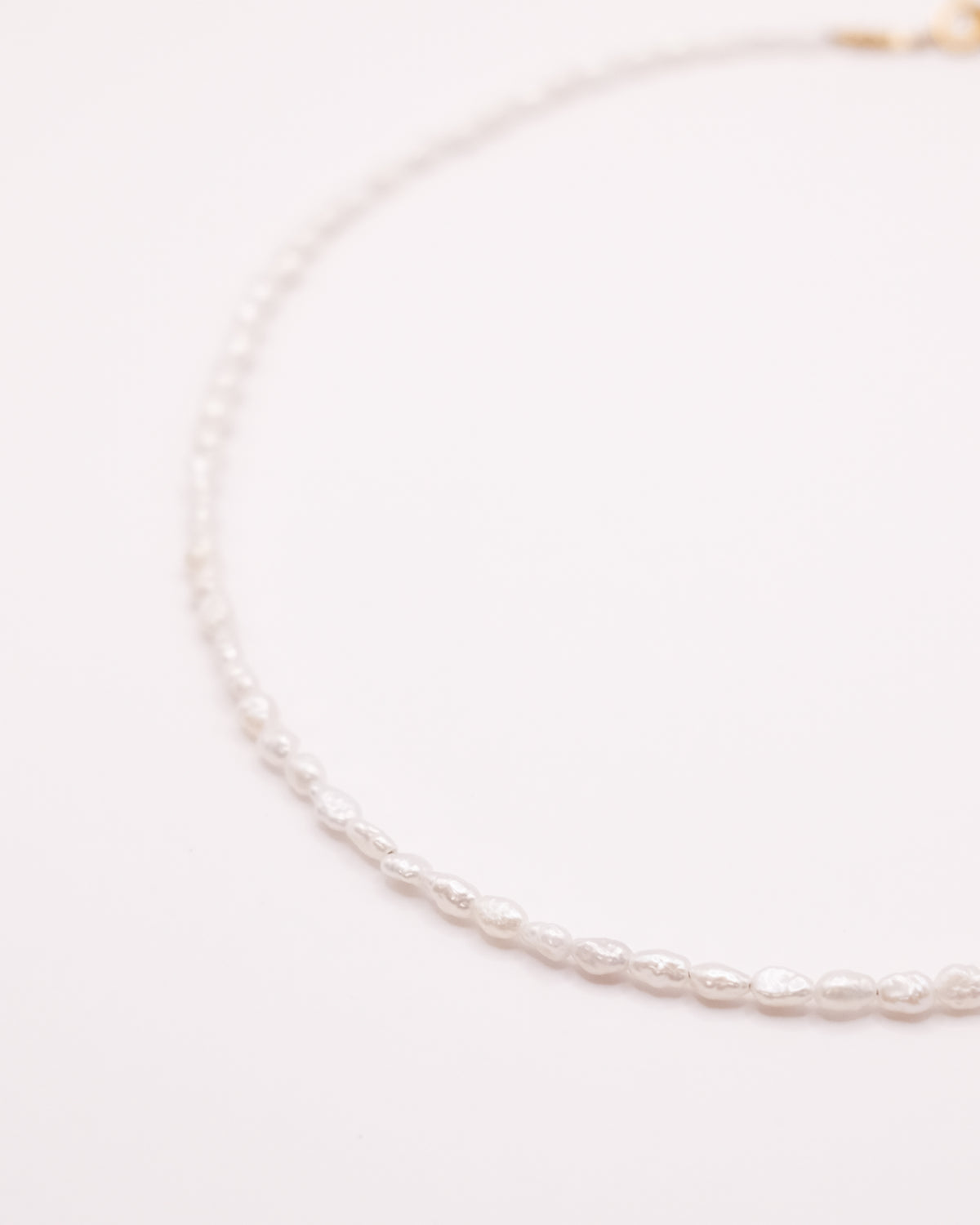 Collier Judith ras de cou en perles de culture grain de riz pépites