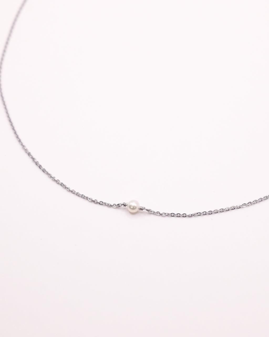 Collier Lisa ras de cou argenté avec chaîne fine et perle de culture