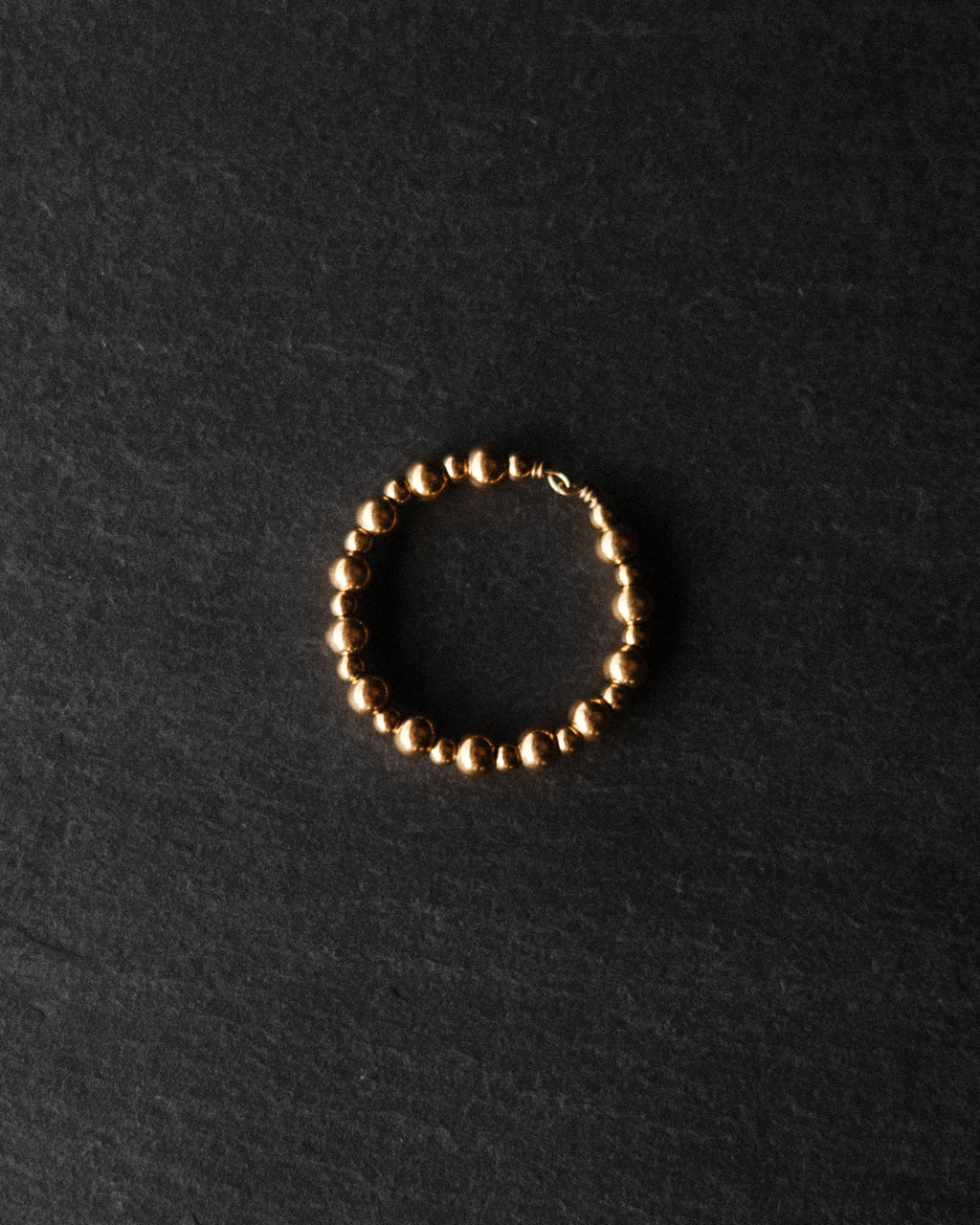 Bague Gigi dorée en perles d’acier inoxydable irrégulières