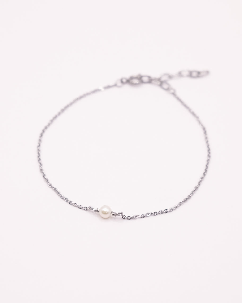 Bracelet Lisa argenté avec chaîne fine et perle de culture