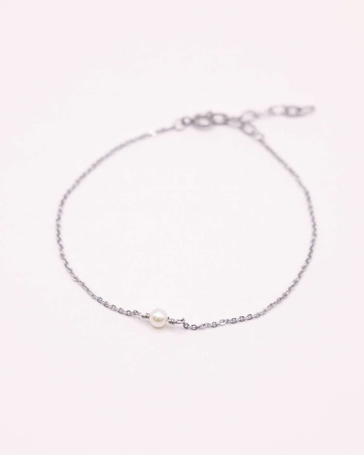 Bracelet Lisa argenté avec chaîne fine et perle de culture