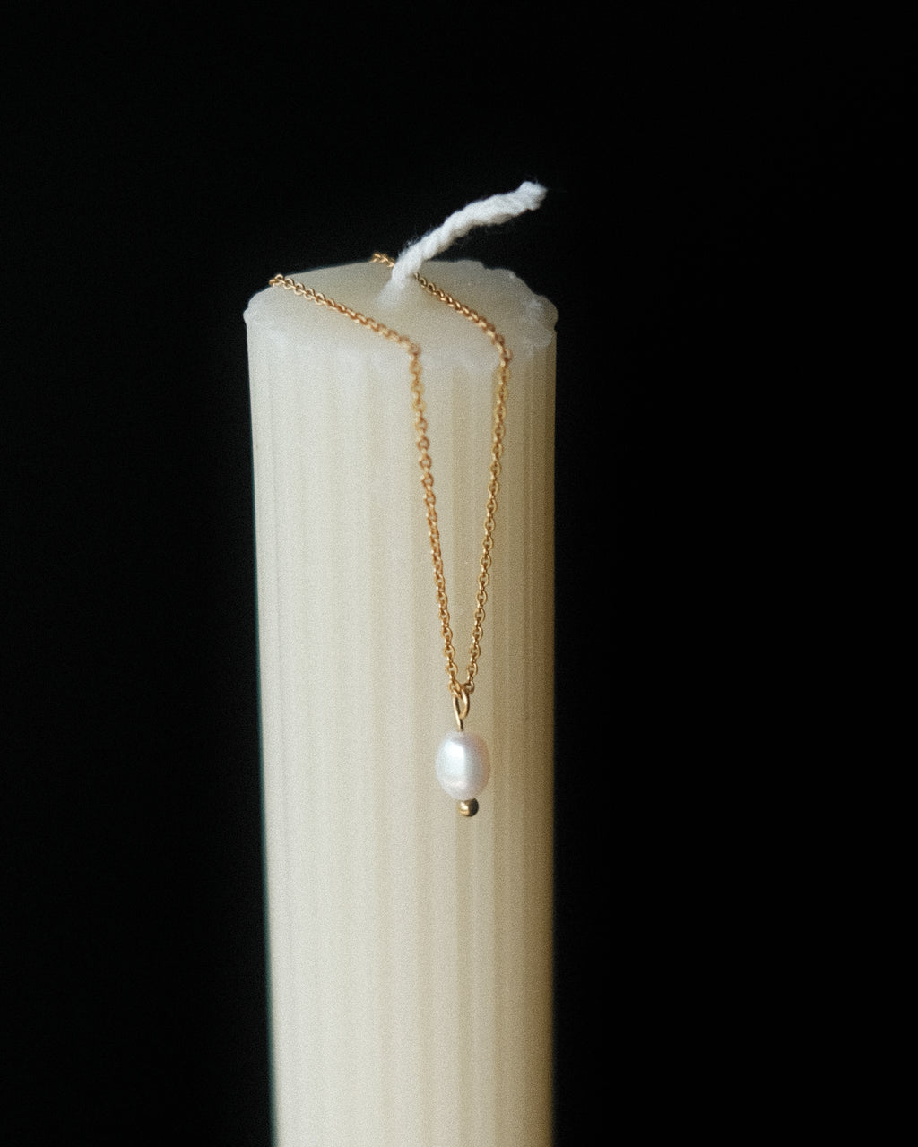 Collier Sylvia long doré avec pendentif perle de culture